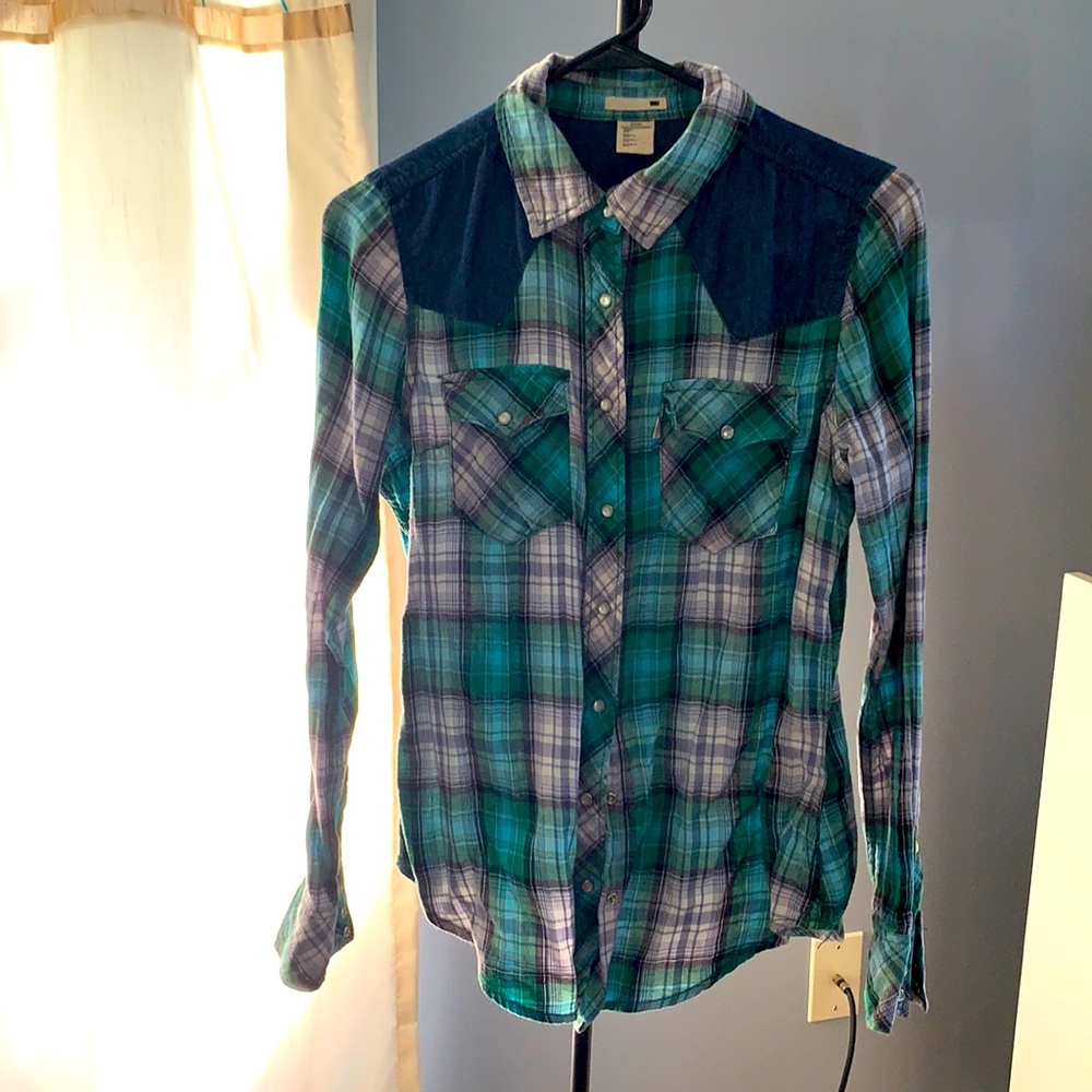 Place and denim Levi’s flannel print